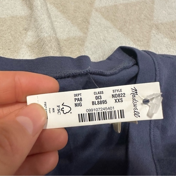 Madewell Softfade Cotton V-Neck Crop Tee nighttime blue - Picture 7 of 7